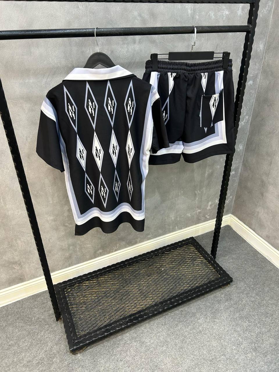 Amiri Set